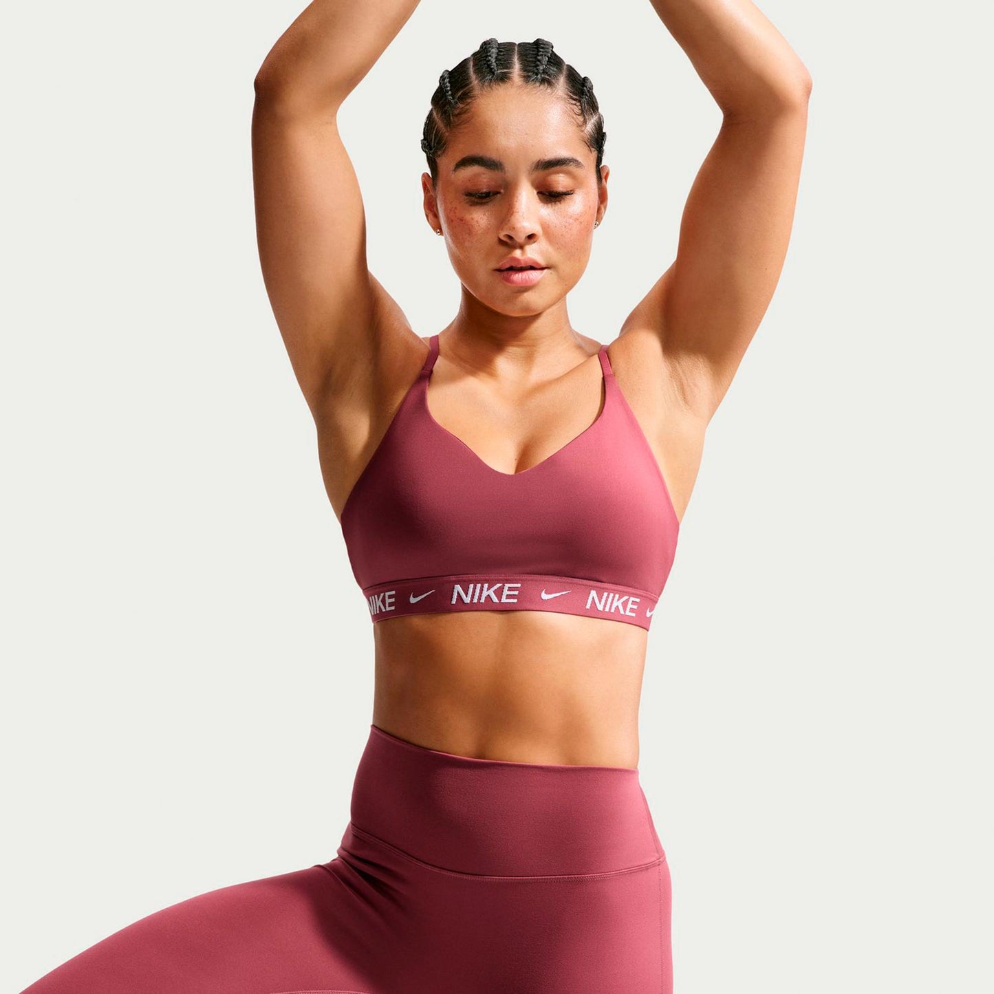 Nike Dri-Fit INDY Light Support Sports-BH Damer - mauve