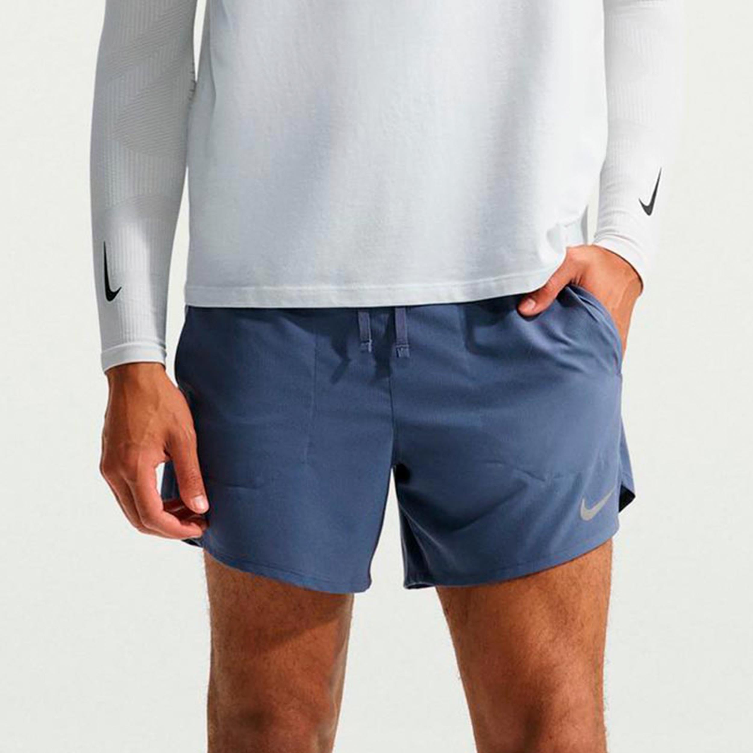 Nike Stride 5in  Løbeshorts Herrer - blå-grå, sølv
